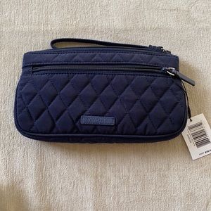 Vera Bradley Wristlet Blue quilted NWT